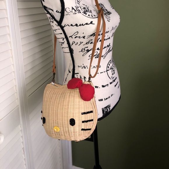 Hello Kitty Woven Shoulder Bag with Red Bow - Picture 3 of 9